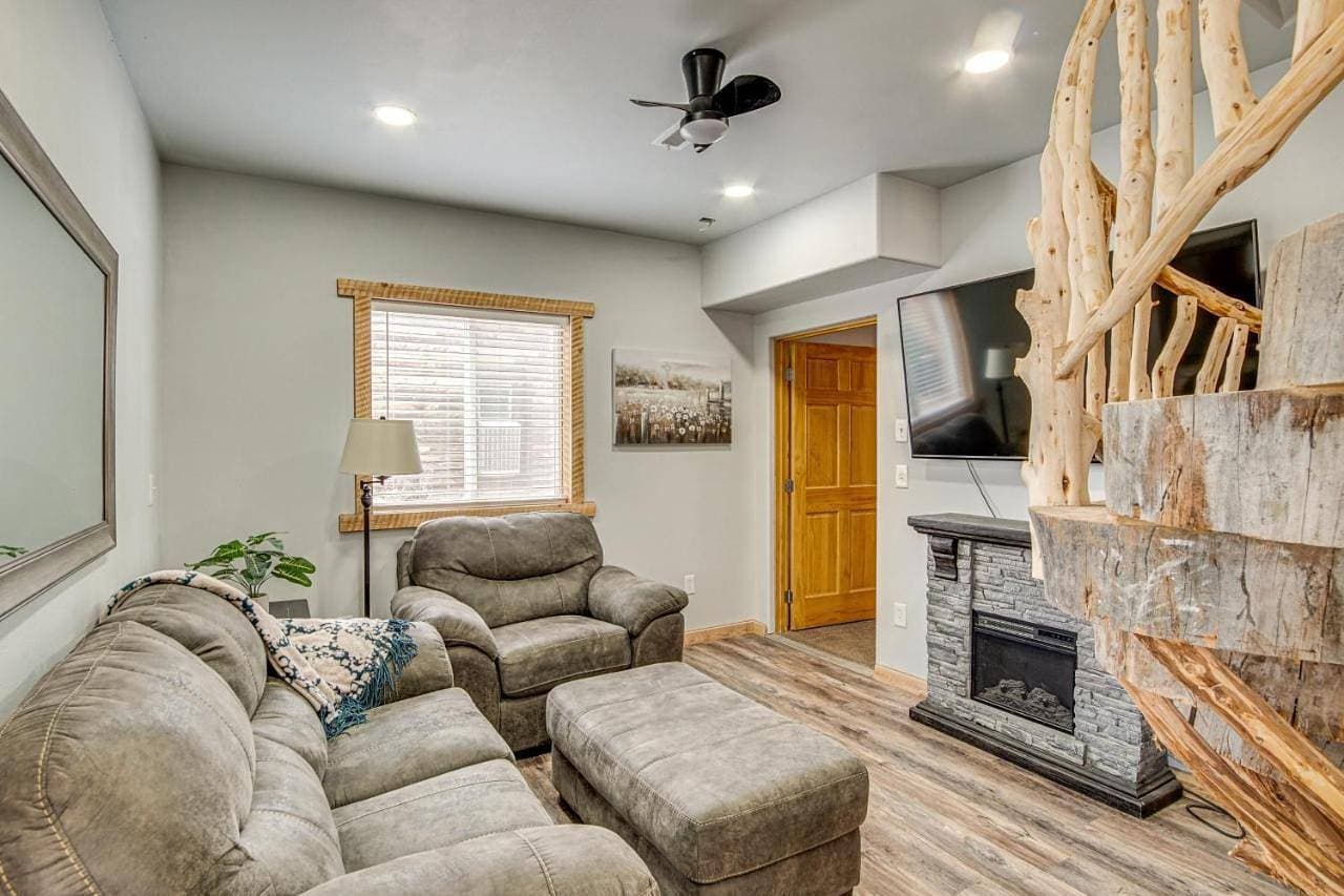 Family Home w/ Mountain Views in Circleville! 1