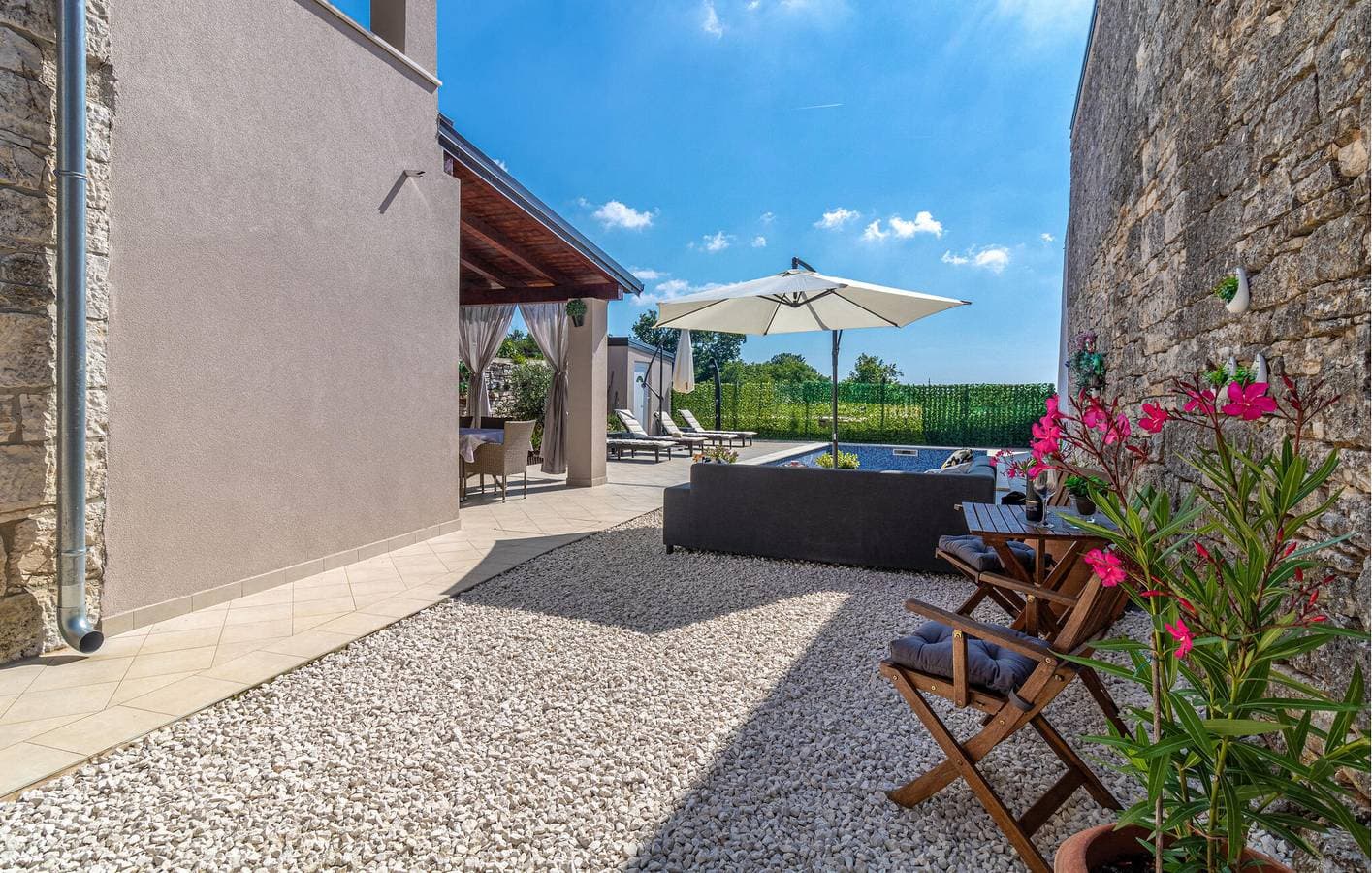 Foto 9 von 35: Gemütliche 2-Zimmer-Wohnung mit Terrasse, WLAN und Parkplatz, 1 km von Restaurants entfernt
