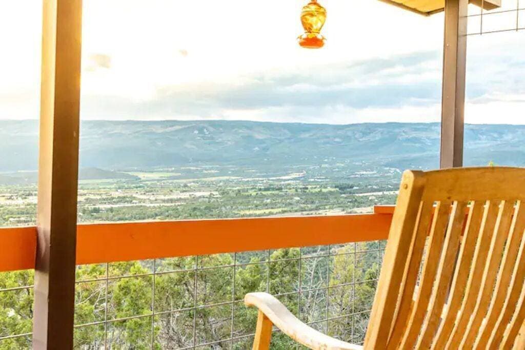 Foto 4 von 43: Home on the mesa’s edge the Proverbial Million Dollar View, jacuzzi and orchard