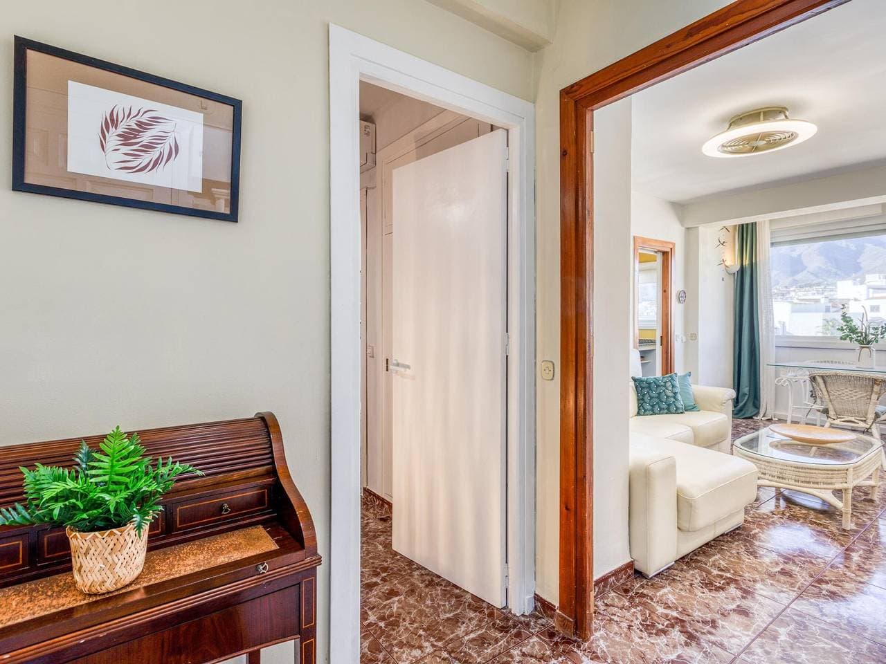 Foto 9 von 12: Zentrales Apartment mit Wohnzimmer, Küche, Schlafzimmer und Bad - Estepona