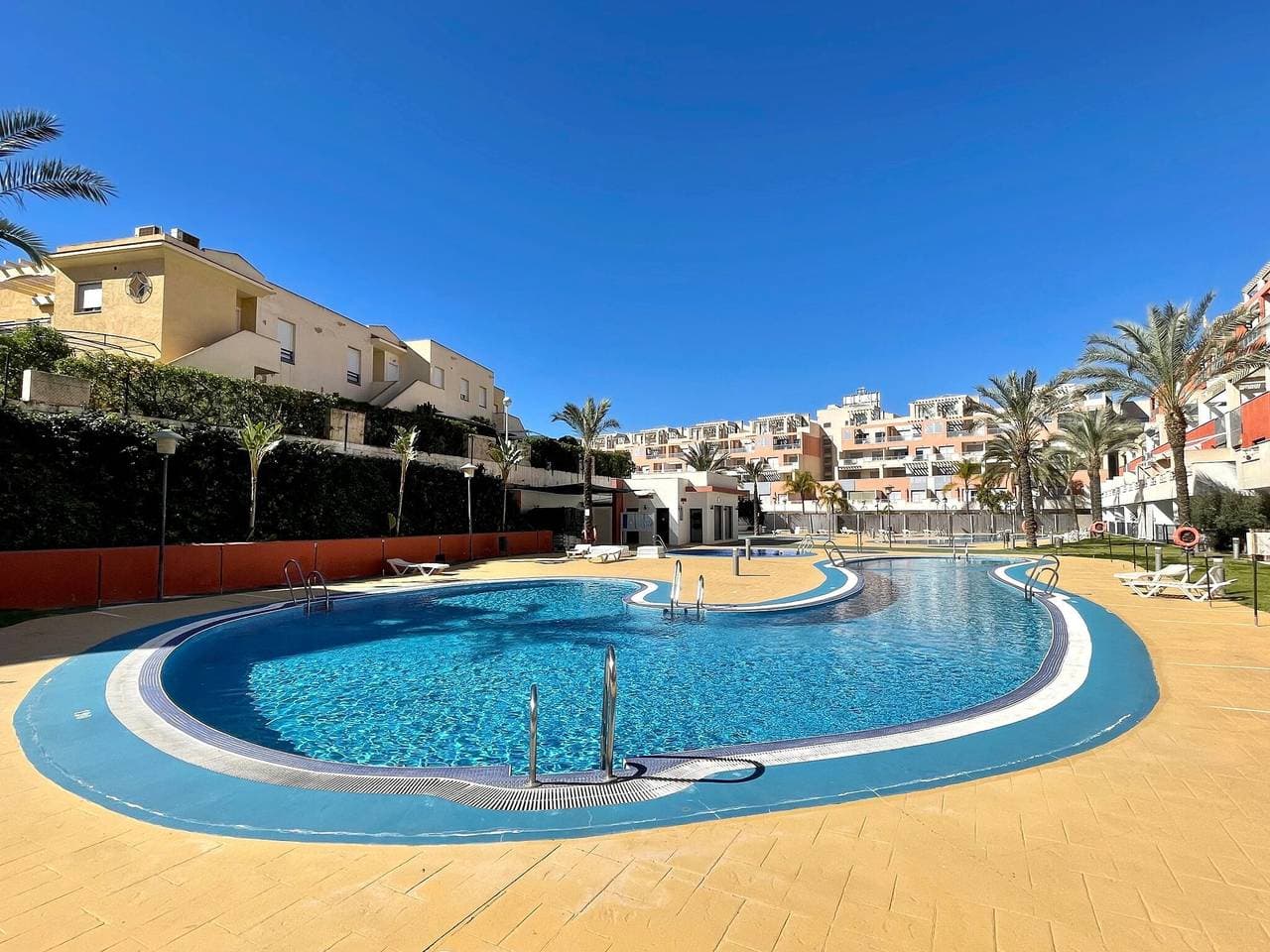 Foto 2 von 40: Wohnung nahe Strand mit Pools in Spanien
