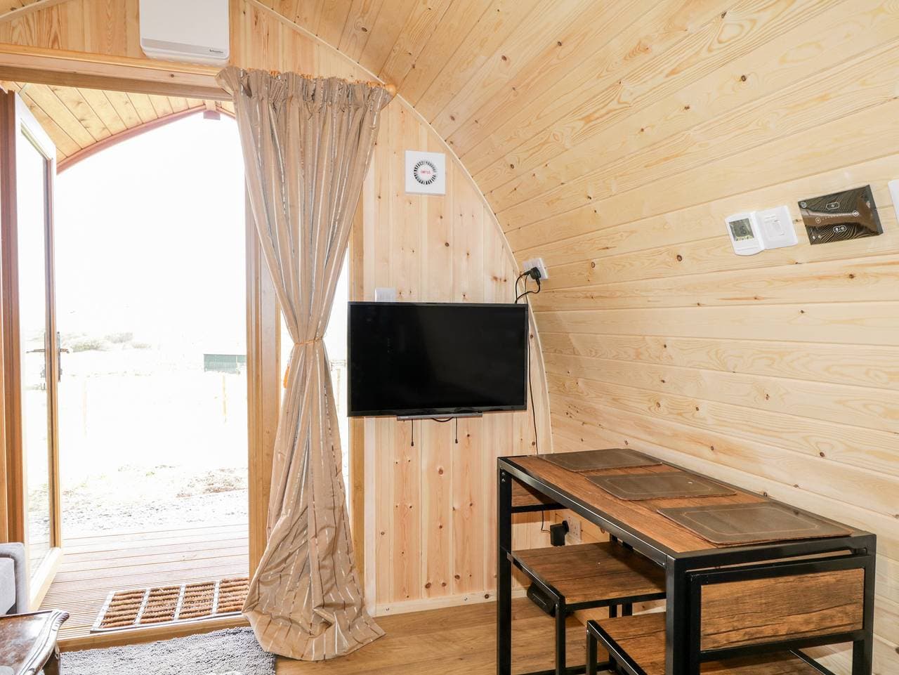 Foto 6 von 21: Hütte für 2 Personen mit Garten
