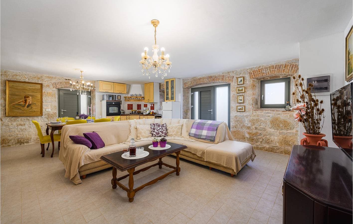 Foto 4 von 38: Charmantes 1-Zimmer-Apartment mit Terrasse, WLAN, Klimaanlage und Parkplatz