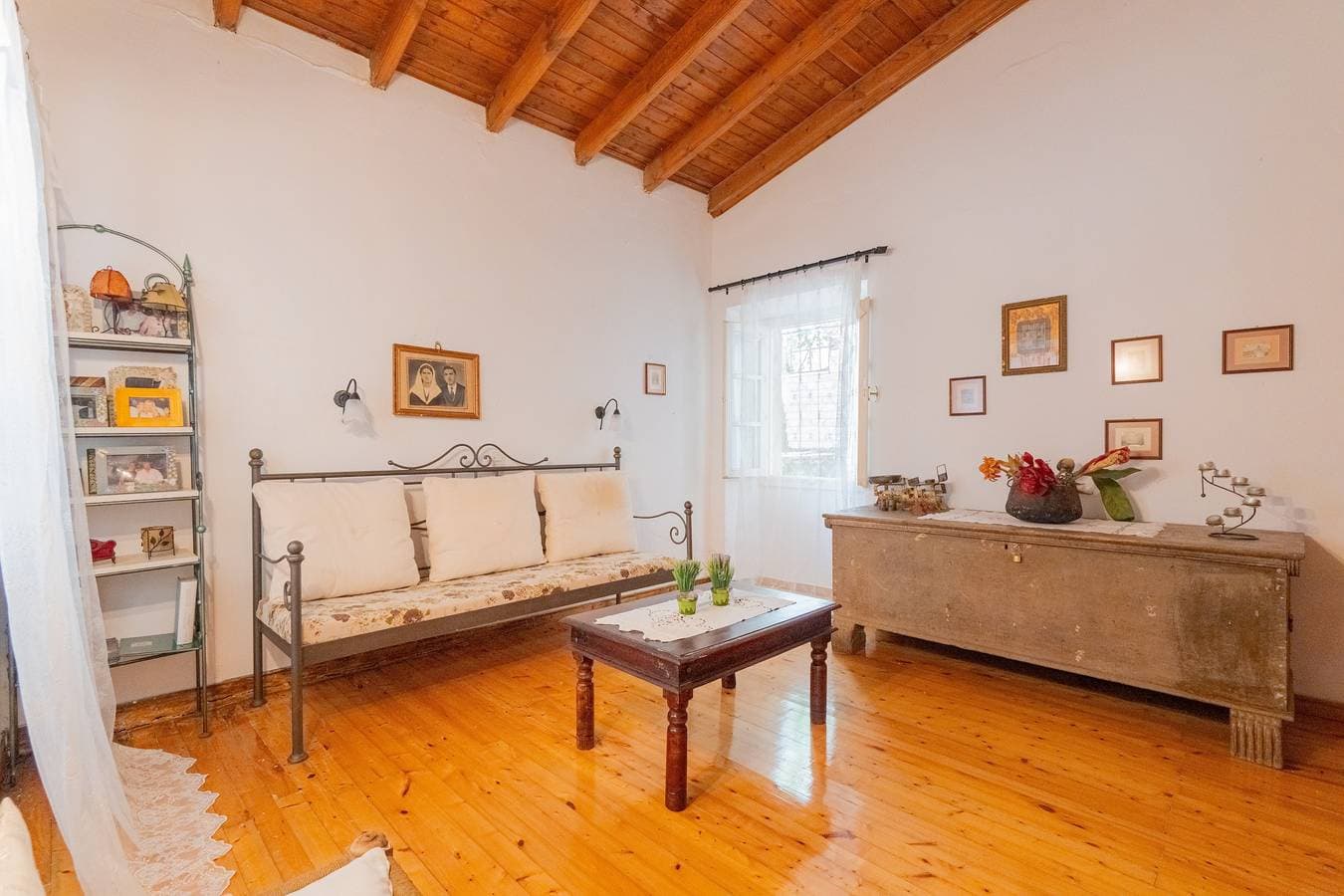 Foto 4 von 26: Ferienhaus 'Oldstone Cottage' mit Meerblick, privater Terrasse und WLAN