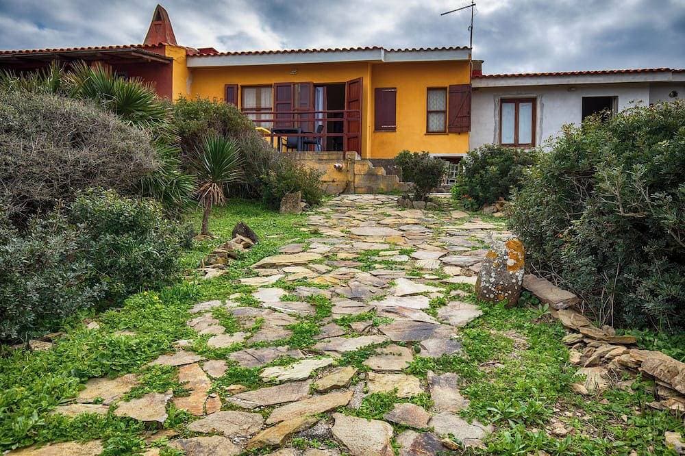 Foto 13 von 21: Comfortable House with Large Terrace Sea View - Pistis - Green Coast-Arbus