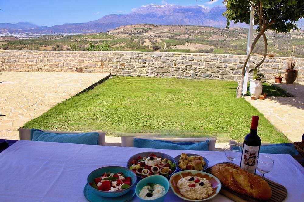 Foto 7 von 30: Villa in Kamilari, Heraklion und Umgebung mit Meer- und Bergblick und privatem Pool