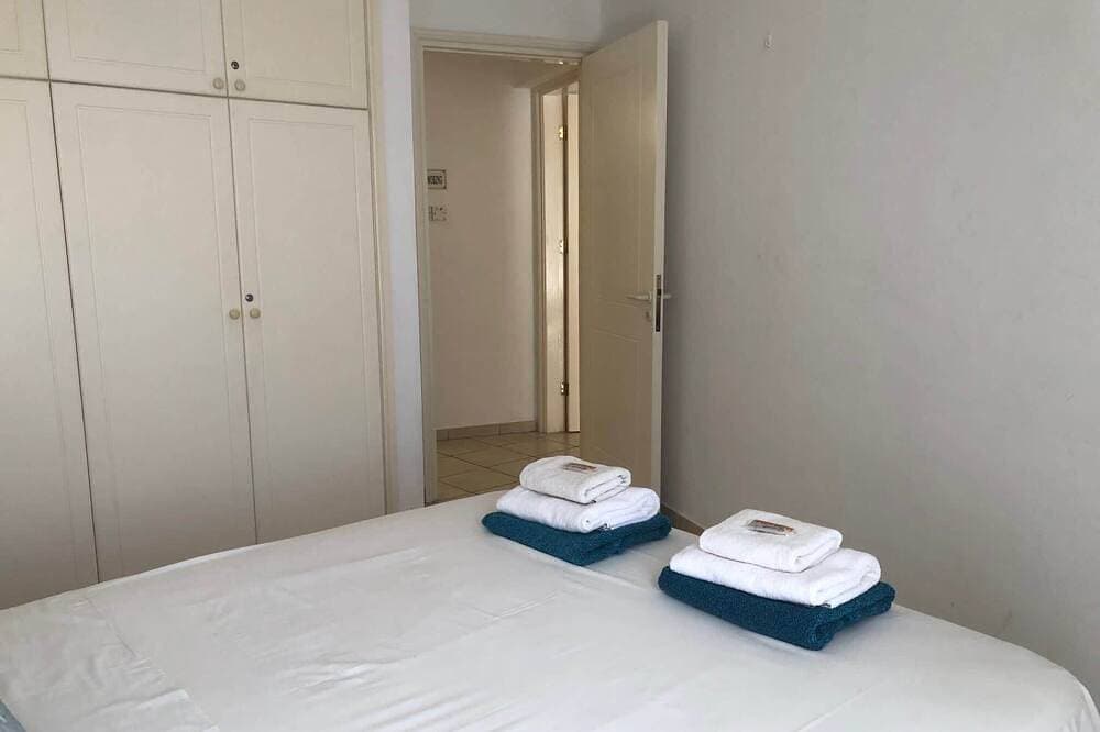 Foto 4 von 26: Limnaria Villas - Comfy 2Br, 2 bath Ground Floor Apart. Pvt Garden