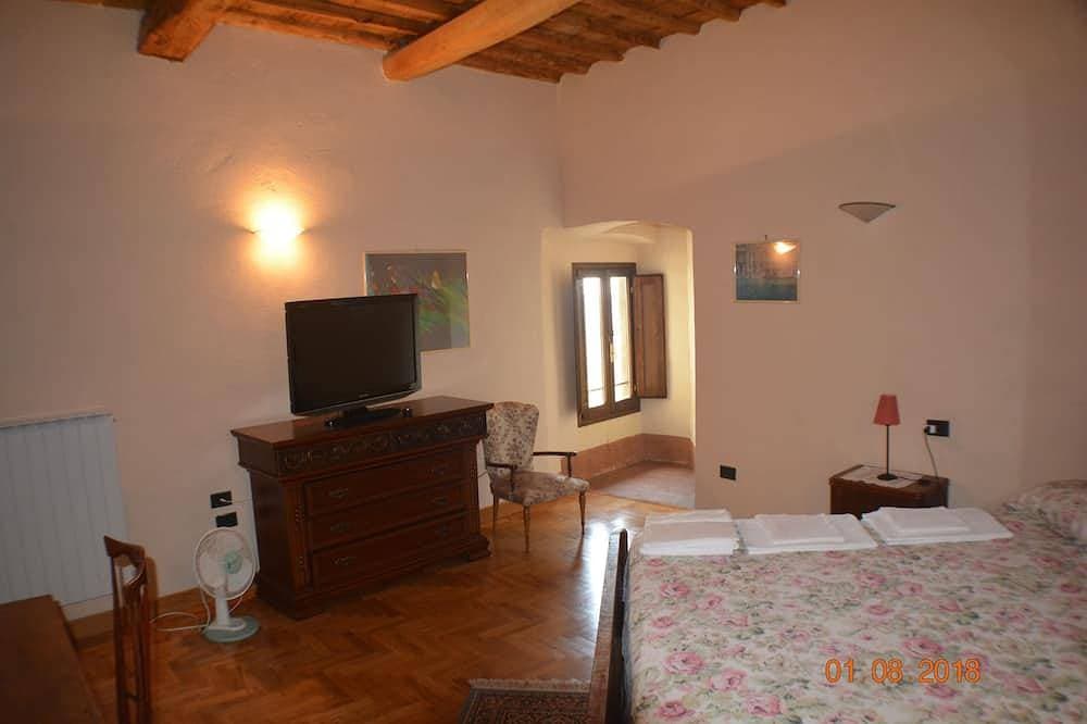 Foto 7 von 30: Altes mittelalterliches Dorf nahe Florenz, Chianti-Hügeln, 6 Räume 8 Personen