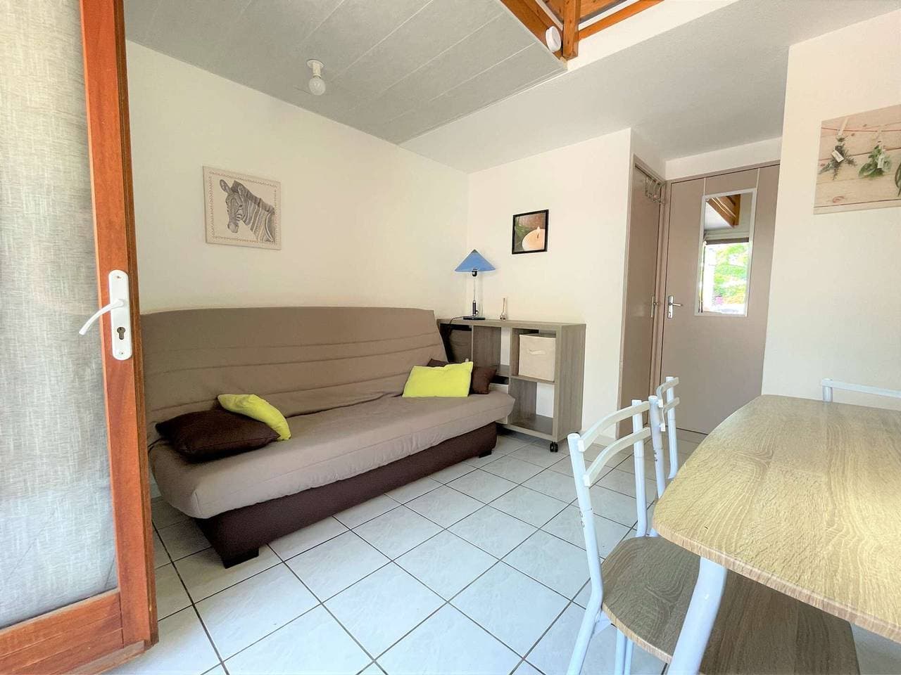 Foto 5 von 17: Haus mit Mezzanin 5 Betten nahe Strand, Parkplatz, Pool