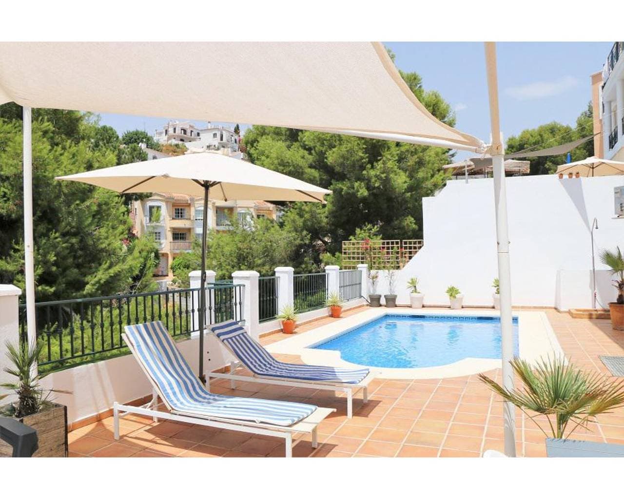 Foto 3 von 23: Ferienwohnung mit privatem Pool nahe dem Strand mit 2 Terrassen und WLAN