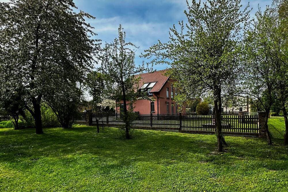 Foto 8 von 30: Großzügiges Haus mit Seeblick, Garten und Ruderboot am Beetzsee