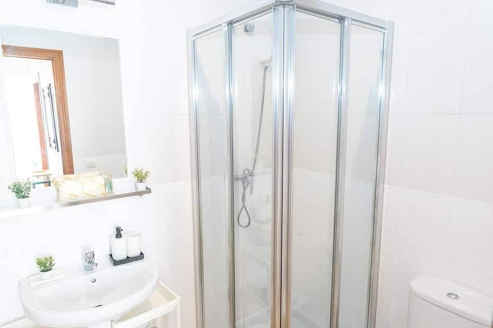 Foto 4 von 12: Loft with Andalusian Patio, 5 min from the beach and in the historic centre.