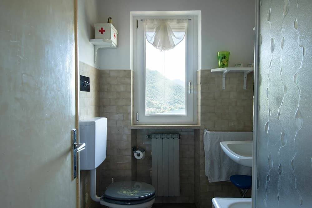 Foto 7 von 30: Schönes alleinstehendes Ferienhaus für 3 Personen mit  W-Lan, TV und Terrasse