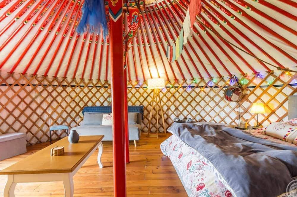 Foto 2 von 17: Yurt-Aufenthalt mit Terrasse und Panoramablick in Denneville