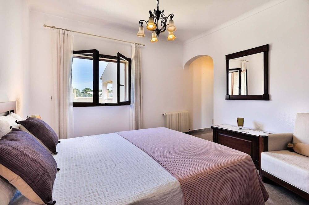 Foto 3 von 30: Ferienhaus Vidal für 8 Personen, privater Pool Garten in Portopetro, Klima, Wifi
