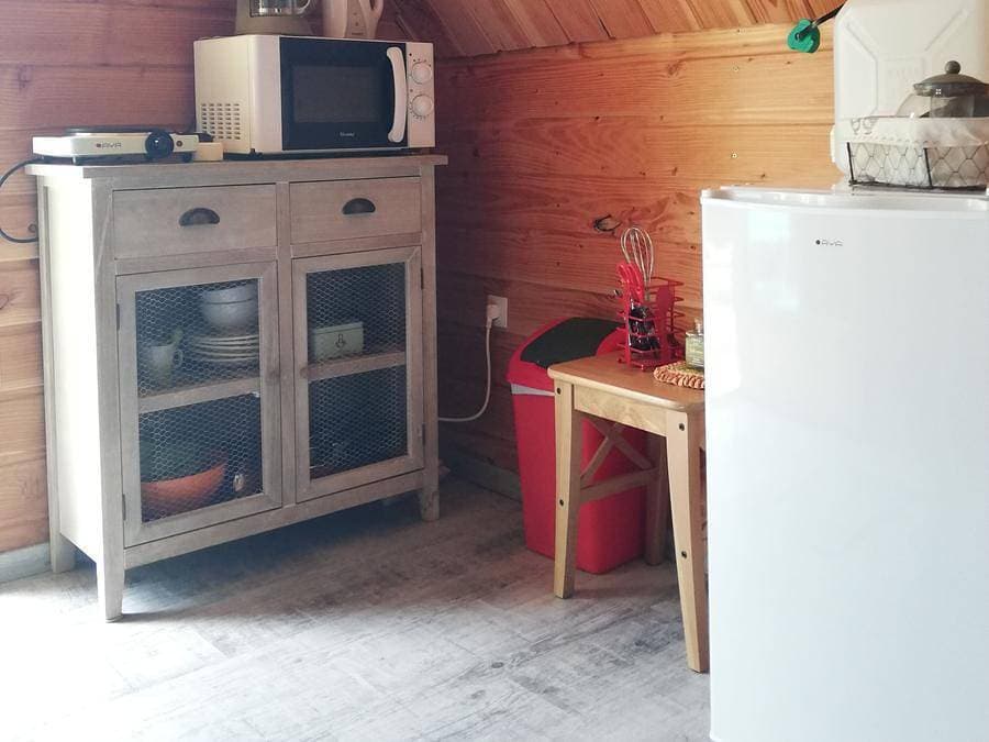 Foto 11 von 23: Camping Ushuaïa Villages - Les Pommiers Pays d'Auge - Unterkunft 2 personen - Ungewöhnlich La Grange (ohne Sanitäranlagen)