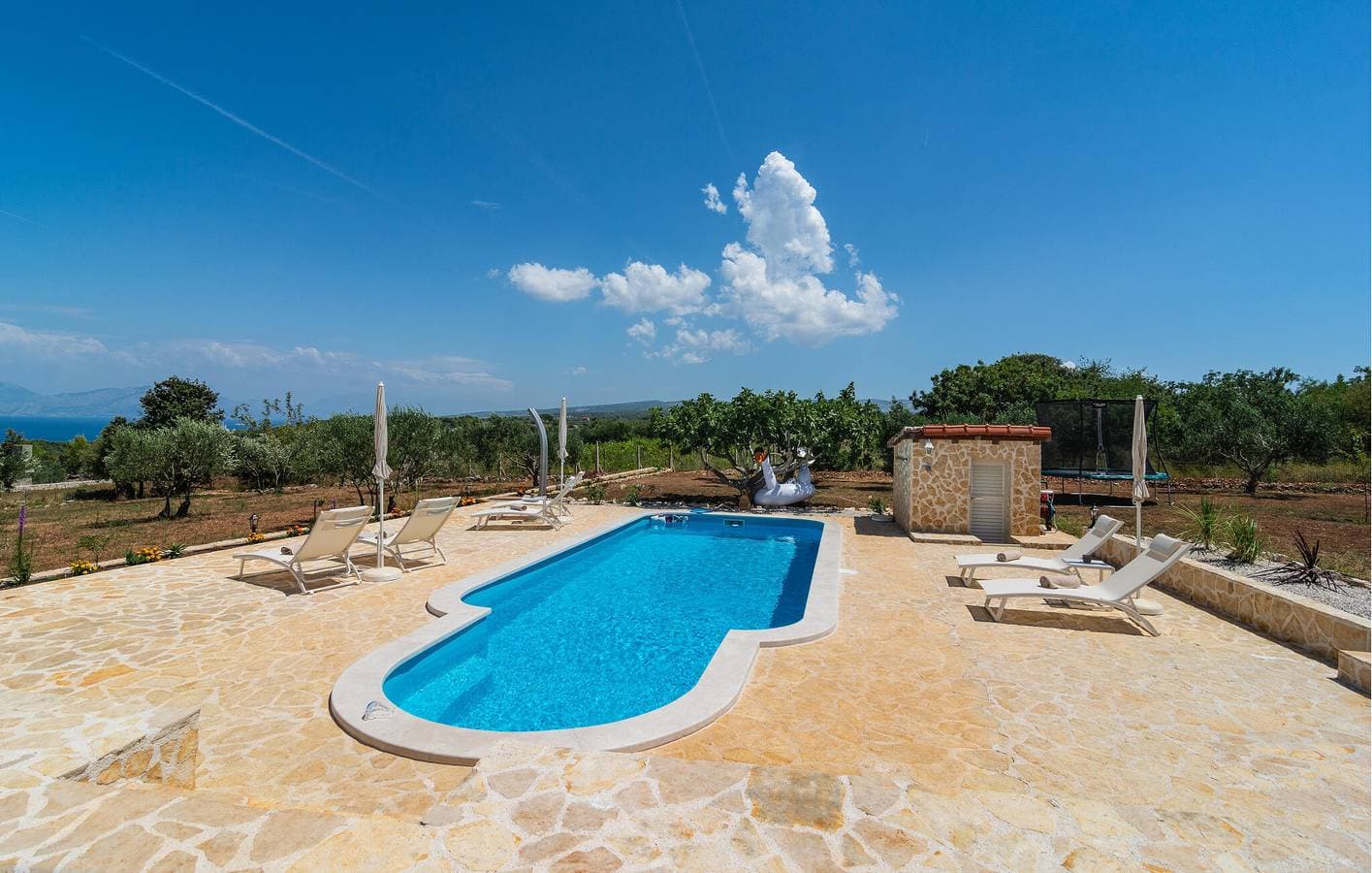 Foto 11 von 30: Gemütliches Apartment mit Meerblick, Pool, Terrasse und WLAN – 1,5 km vom Strand entfernt