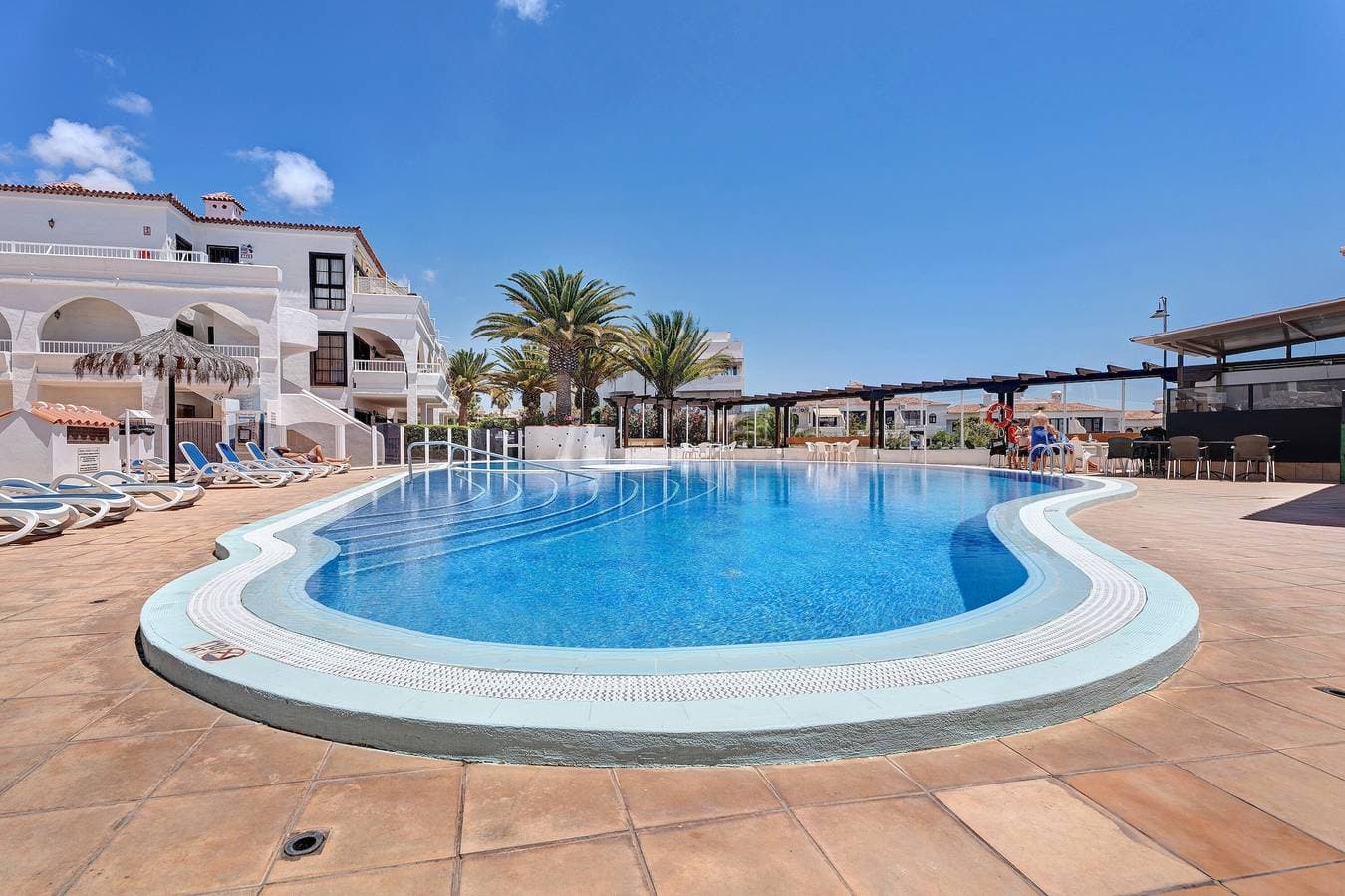 Foto 4 von 25: Ferienhaus 'Beautiful Apartmento Amarilla Golf' mit Meerblick, Gemeinschaftspool und WLAN