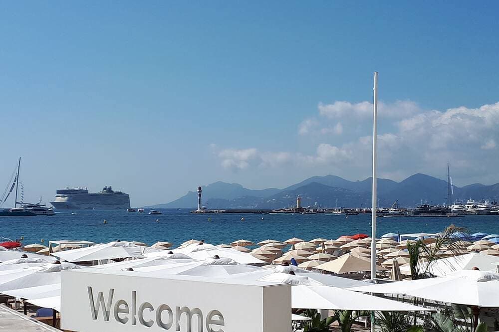 Foto 11 von 20: Melo’s Studio - Blick über Cannes - Meerblick - WLAN
