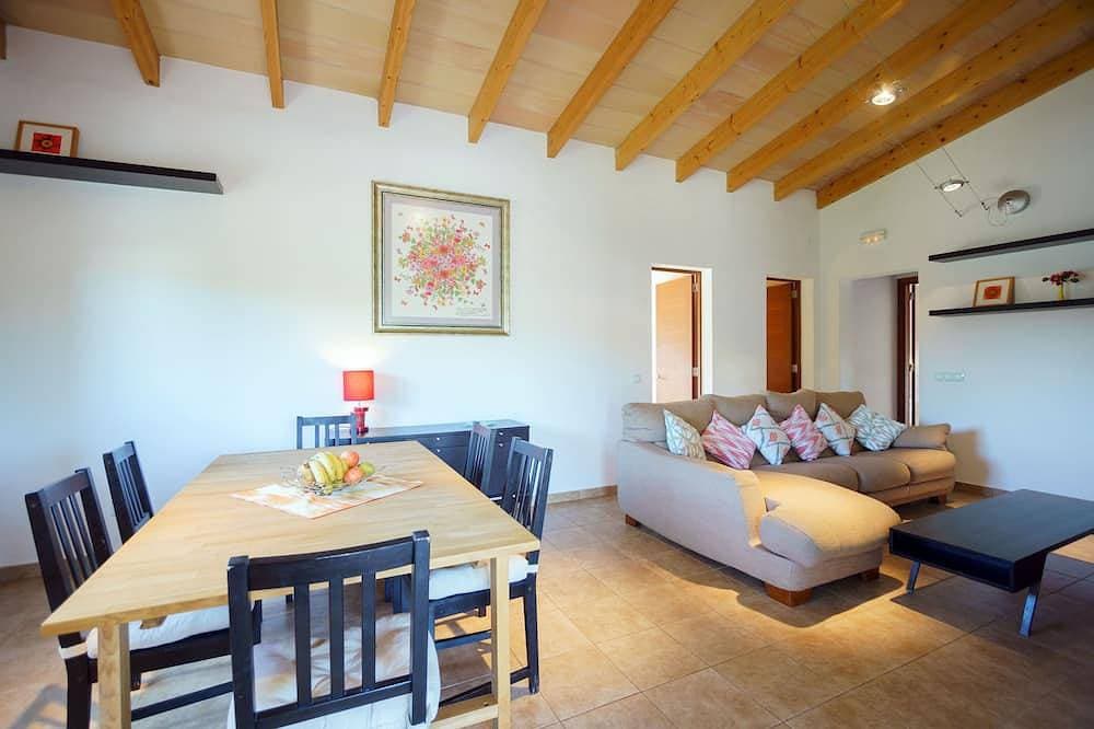 Foto 9 von 24: Schöne Villa, neu gebaut, mit Steinmauern und natürlicher Umgebung