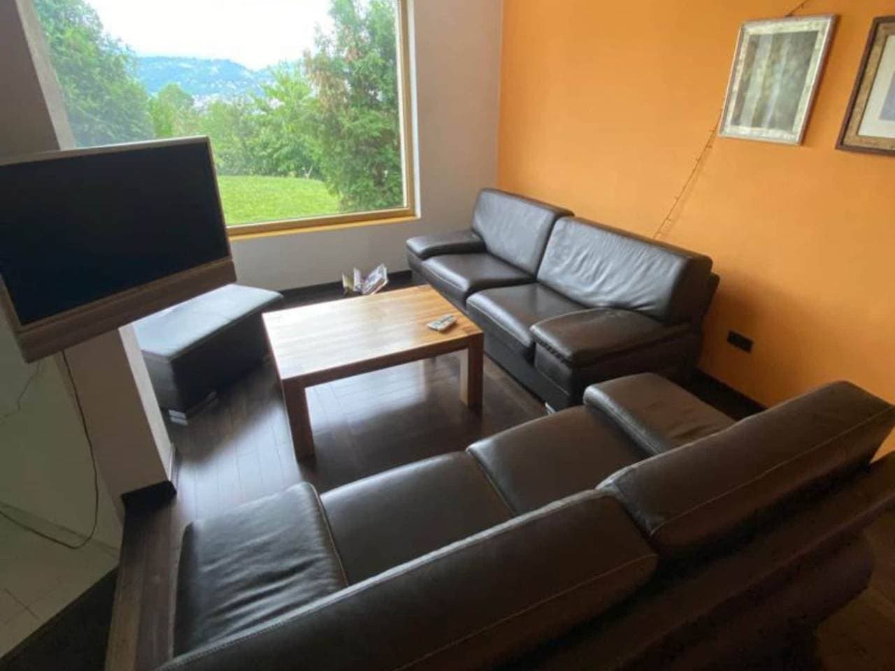 Foto 6 von 33: Five Bedroom Villa with Terrace and Garden