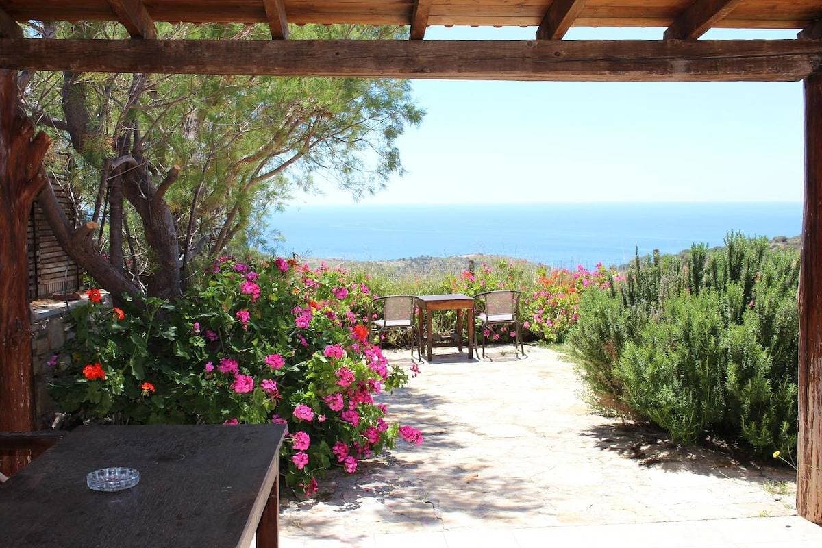 Foto 5 von 38: Panoramablick aufs Meer, fußläufig zum Strand, Wifi  - Ferienhaus Triopetra, Kreta