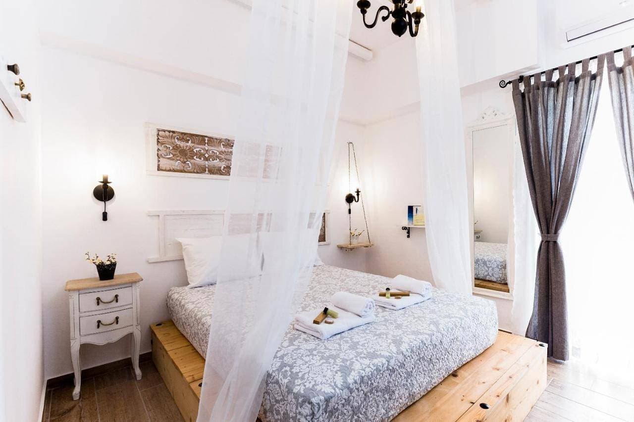 EvaEle Luxury Boutique 1