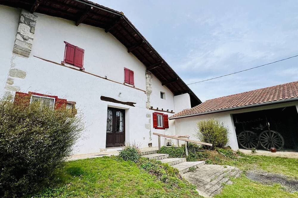 Foto 11 von 20: Charmantes Haus in Louhossoa, 6 Personen - Garten & Kamin