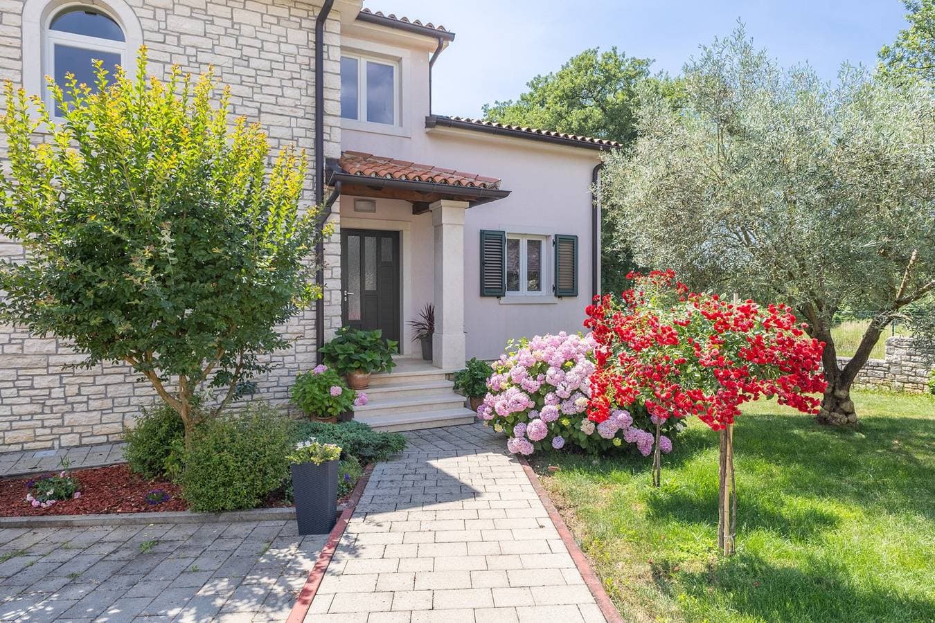 Foto 2 von 31: Ferienhaus Vesna mit Pool