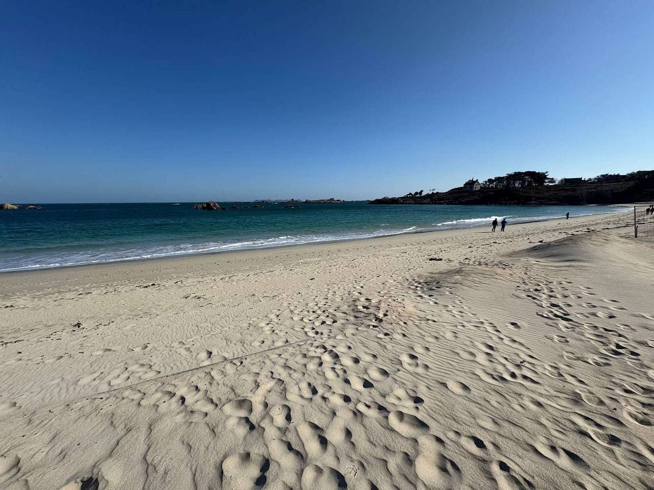 Foto 13 von 15: Modernes Haus mit WLAN 100m vom Strand in Trégastel
