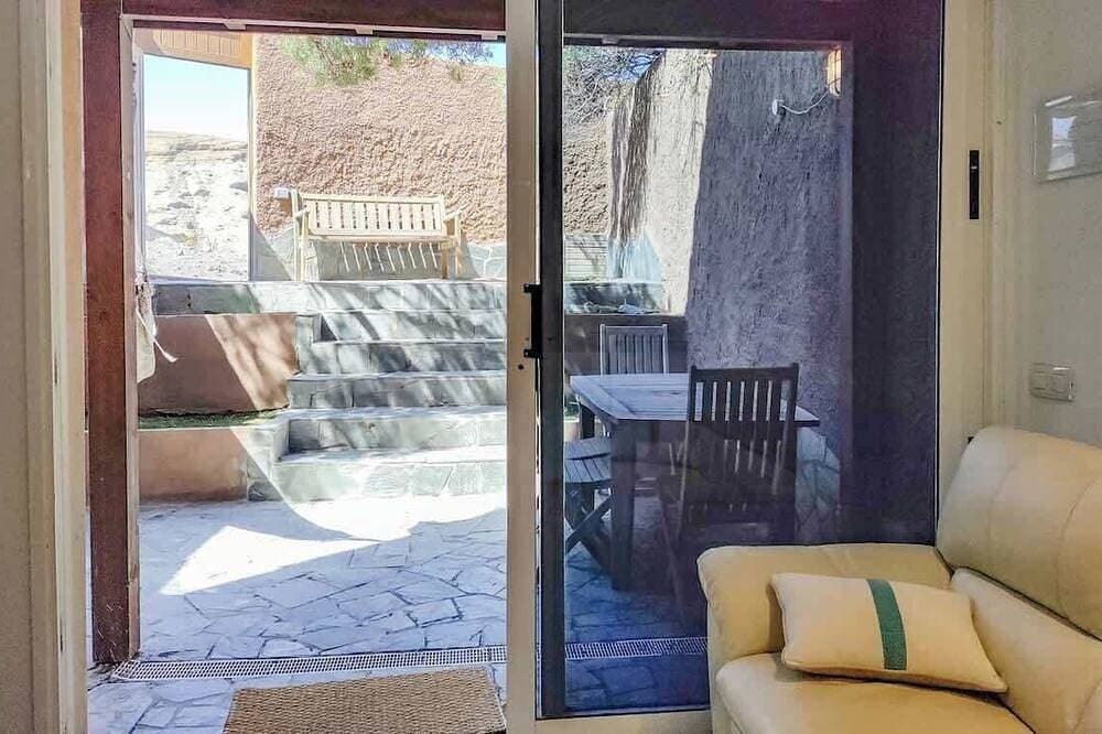 Foto 11 von 17: Jacuzzi Refurbished Loft / Beachfront Retreat