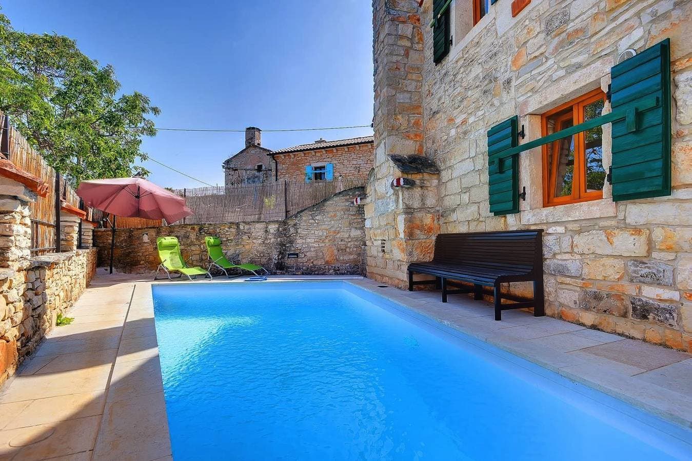 Steinhaus mit privatem und großem Pool, WLAN, BBQ 1