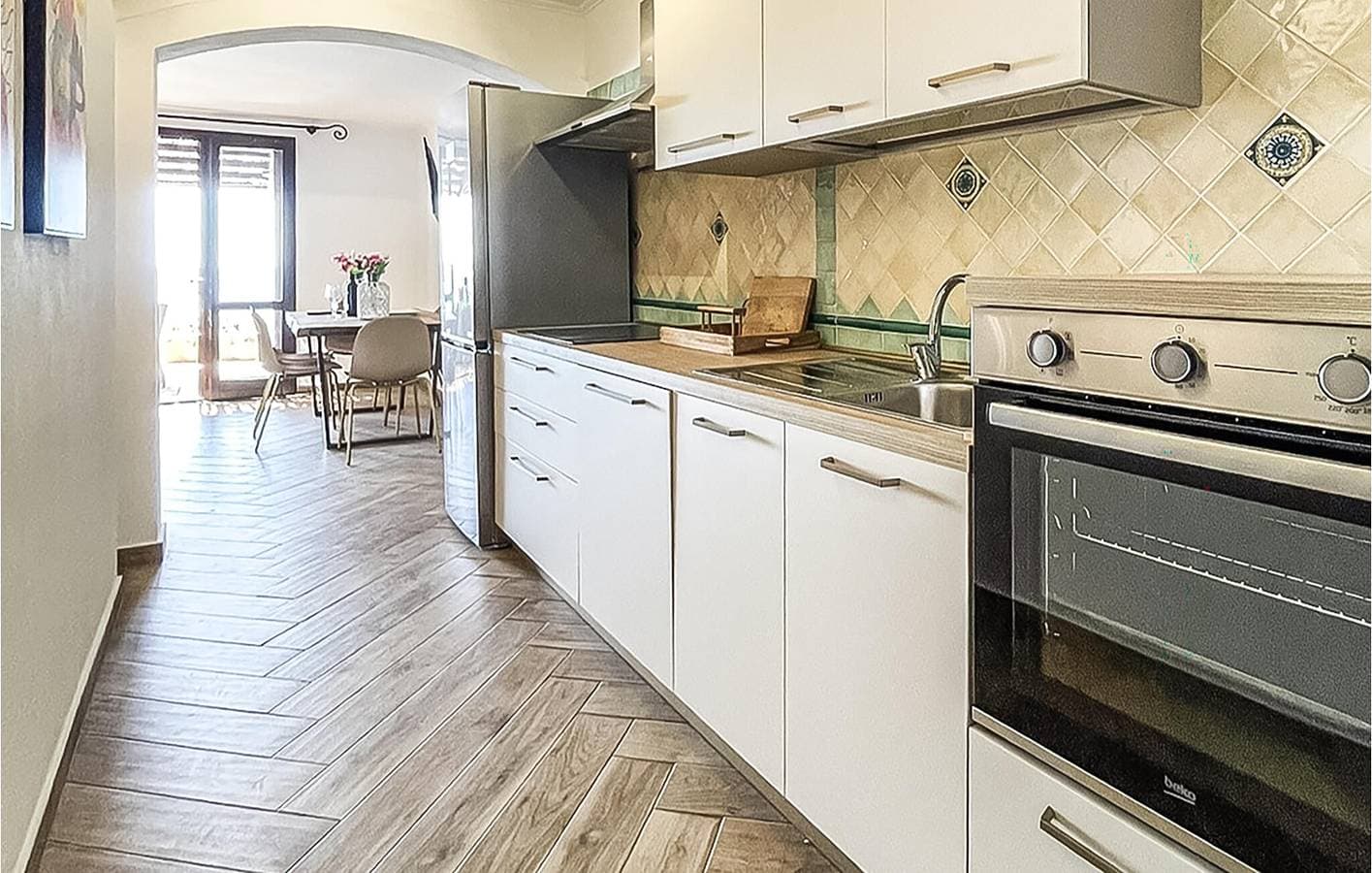 Foto 6 von 33: Apartment mit Meerblick, Terrasse, WLAN und Parkplätzen an der Straße – 600 m vom Strand entfernt