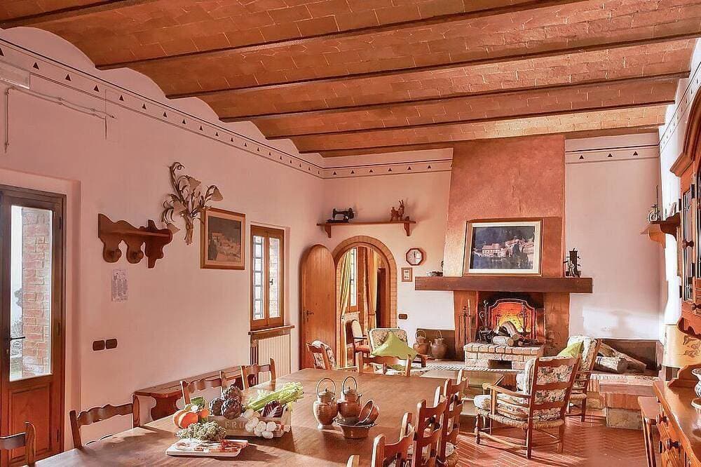 Foto 13 von 22: Casa Ramisia E: A characteristic and welcoming apartment that is part of an ancient country house surrounded by a wonderful park, with Free Wi-Fi.