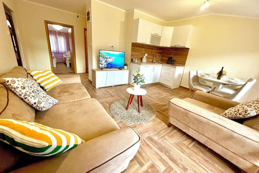Foto 7 von 30: Spacious 4-bedroom house with infinity pool for relaxing in lovely Herceg Novi