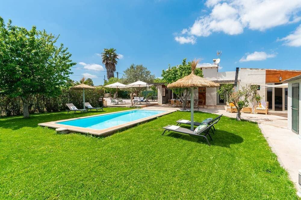 Foto 6 von 30: Atemberaubendes Haus in Manacor mit privatem Swimmingpool, der sowohl drinnen.