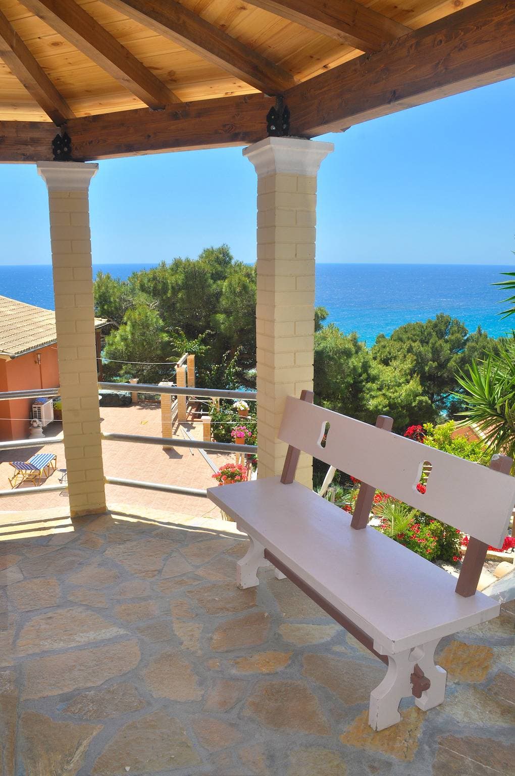 Foto 6 von 18: Villa Takis am Pelekas Strand - Kleines Haus mit Garten und Meerblick