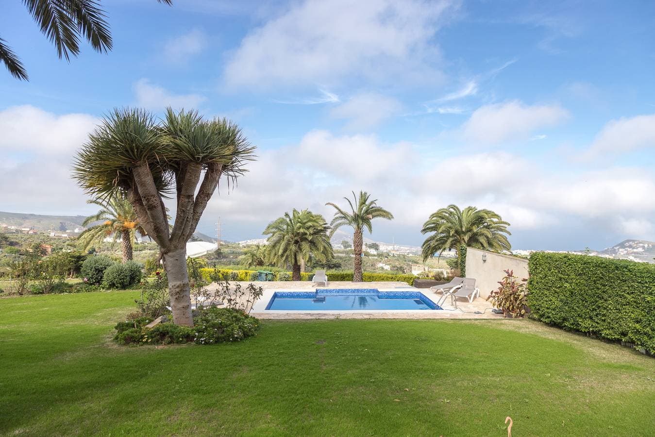 Foto 2 von 34: Los Paredones Farm - Private Pool - Garden