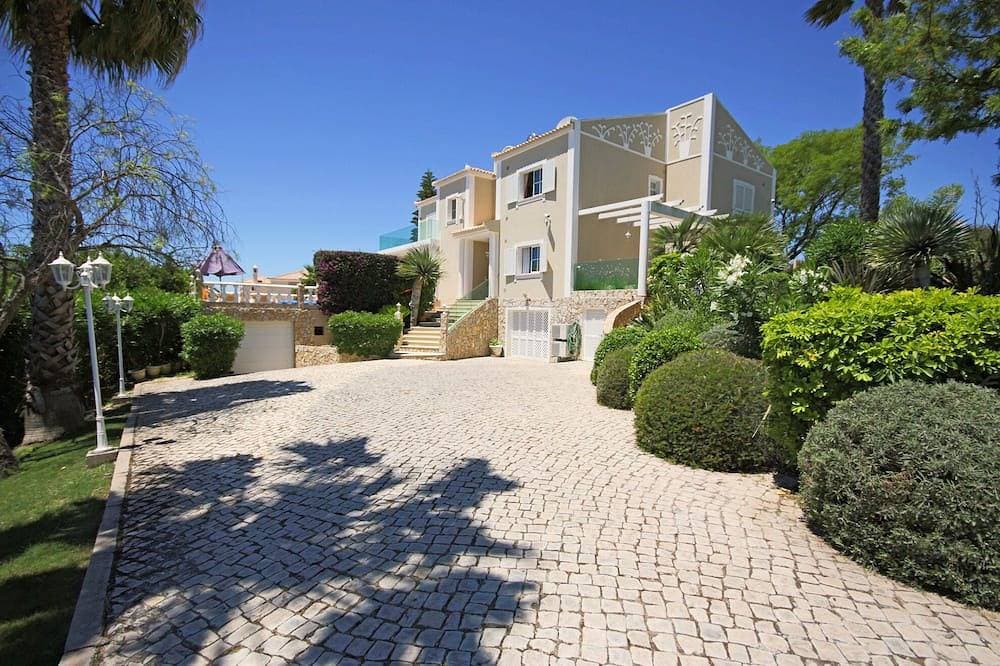 Foto 12 von 30: Luxury Villa Set In Its Own Grounds, 4 Bedroom 4 Bathroom With Heated Pool,
