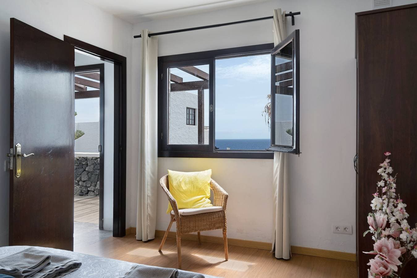Foto 12 von 24: Ferienhaus 'Playa Marina Eco Bungalow Ocean' mit Meerblick, Gemeinschaftspool und WLAN