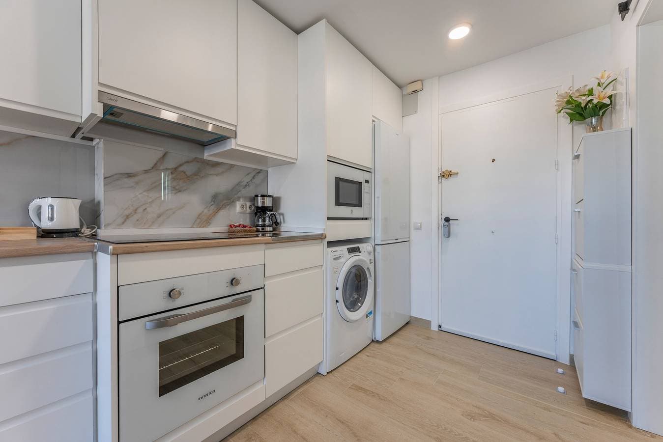 Foto 9 von 23: Studio 'Benal Beach Sea View' mit Gemeinschaftspool, WLAN und Klimaanlage