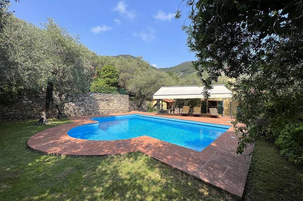 Villa Tellaro 8 pax, Waterfront holiday house with Pool, Wifi, BBQ, and Sea View 1