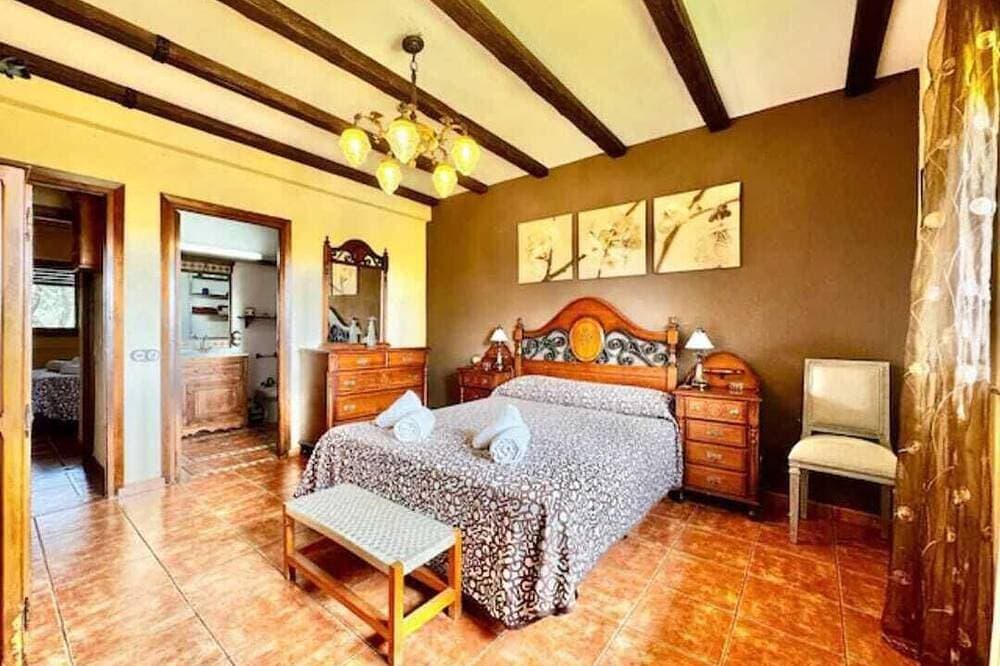 Foto 5 von 30: 7picos-the house in Galapagar. Villa with swimming pool, ideal for family vacations.
