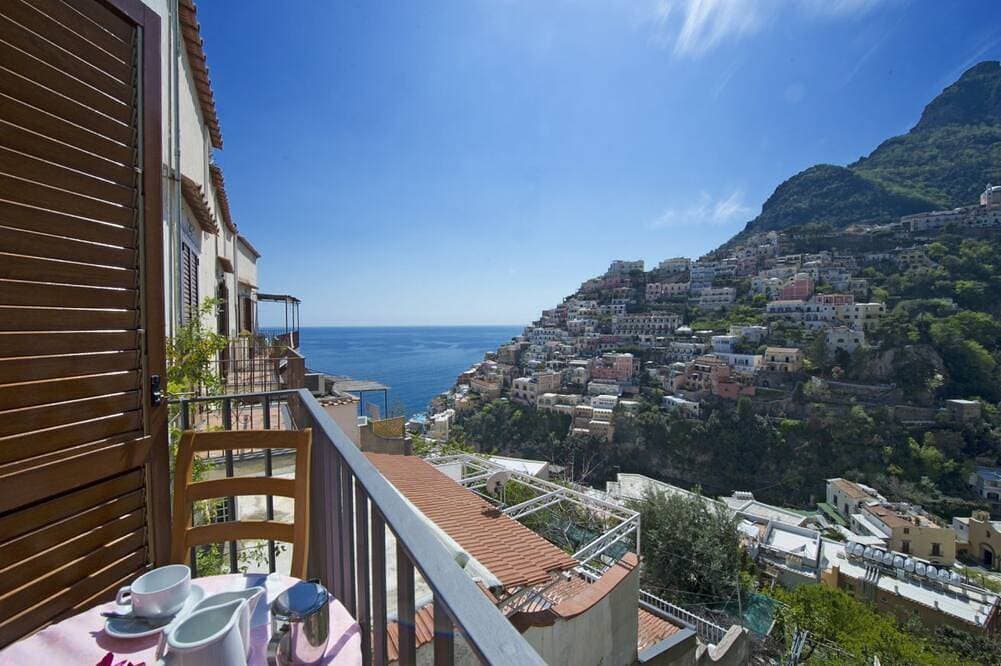 Sebastien Balcon apartment central sea view Positano 1