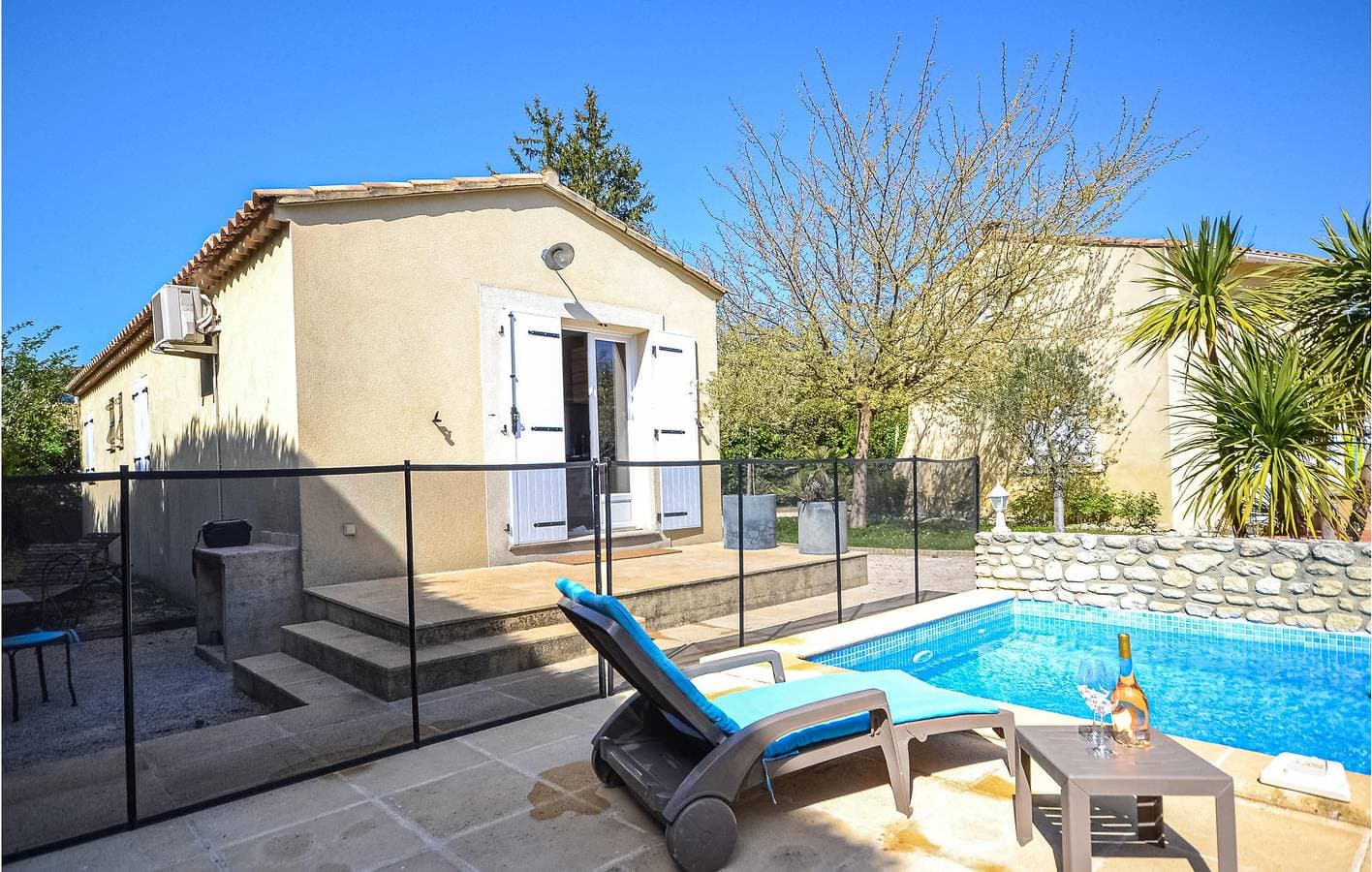 Foto 9 von 32: Sorgue Garden Wohnung mit AC, Pool und Parkplatz