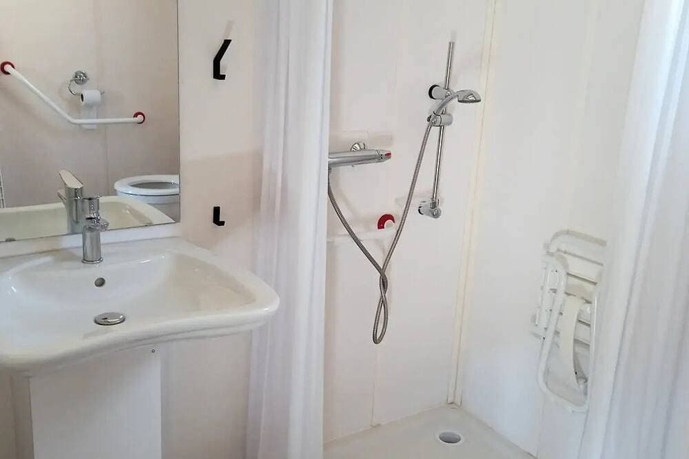 Foto 2 von 30: Mobil-home Confort 23m² - 1 bedroom + Covered terrace + Reversible air conditioning + TV 2 persons