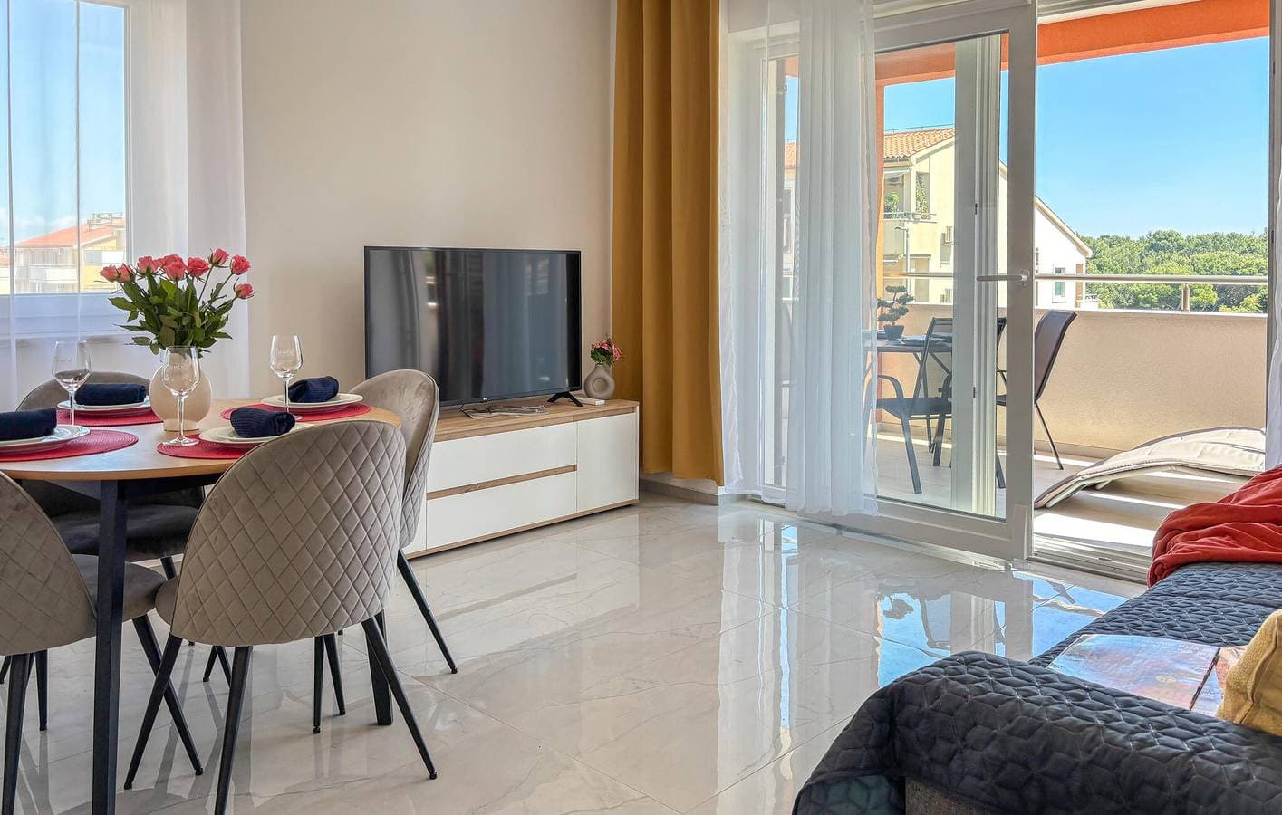 Foto 11 von 25: Gemütliche Ferienwohnung mit Terrasse, WLAN und Parkplatz, 1 km vom Strand Bijela entfernt