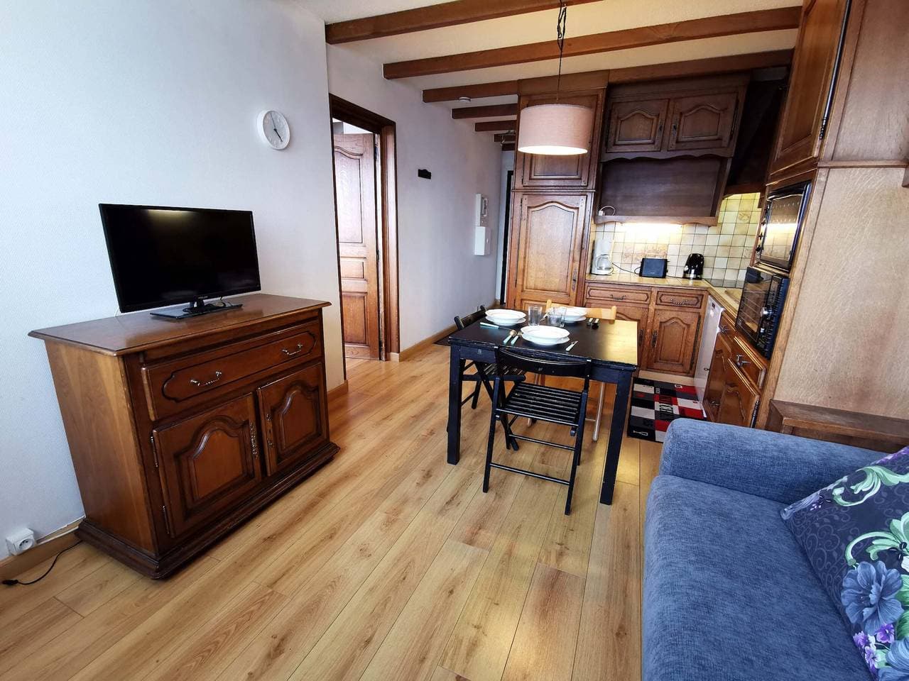 Foto 2 von 12: 2-Zimmer-Wohnung für 5 Personen, direkt an den Pisten, Westbalkon, nahe den Geschäften, Aufzug