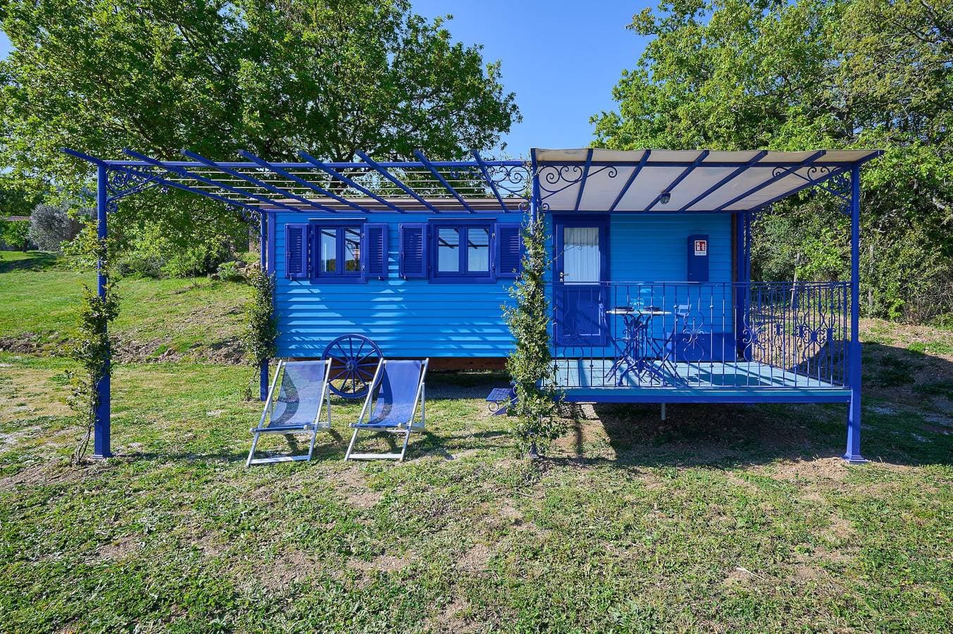 Foto 8 von 50: Wohnwagen 'Gitano Pavone Blu' mit privater Terrasse, Gemeinschaftsgarten und Klimaanlage