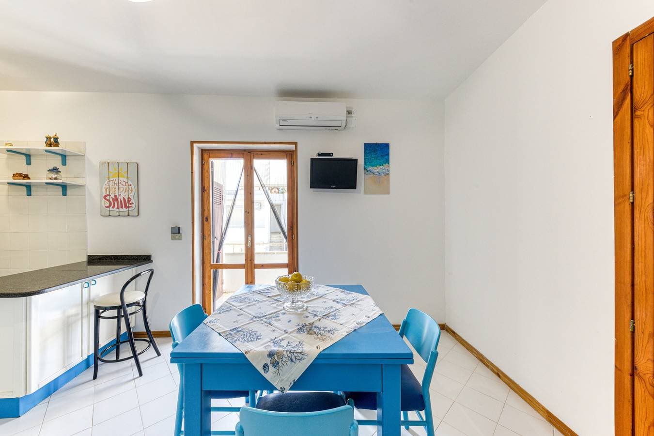 Foto 8 von 19: Ferienhaus 'Casa A Lido Marini' mit Balkon und Klimaanlage